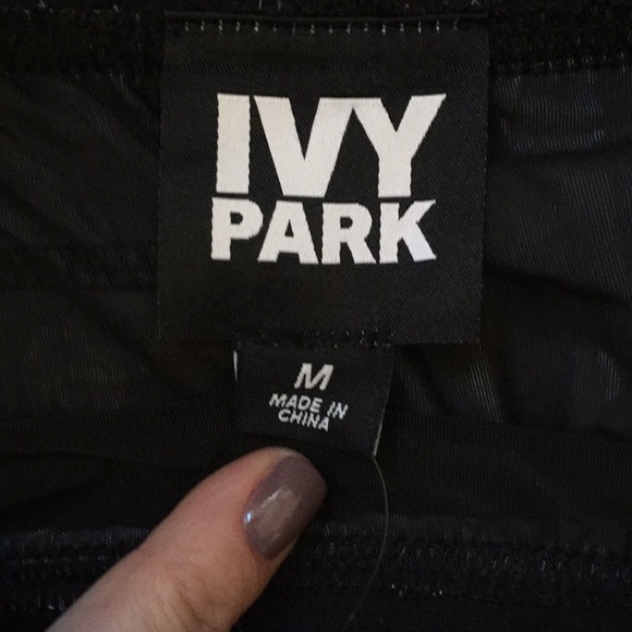 NWT Ivy Park Cloud Print Perforated Running Shorts - Picture 4 of 6